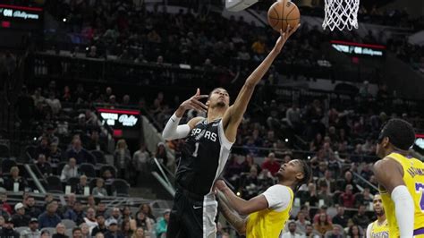 Lakers vs. Spurs prediction, odds, line, spread, time: 2023 NBA .